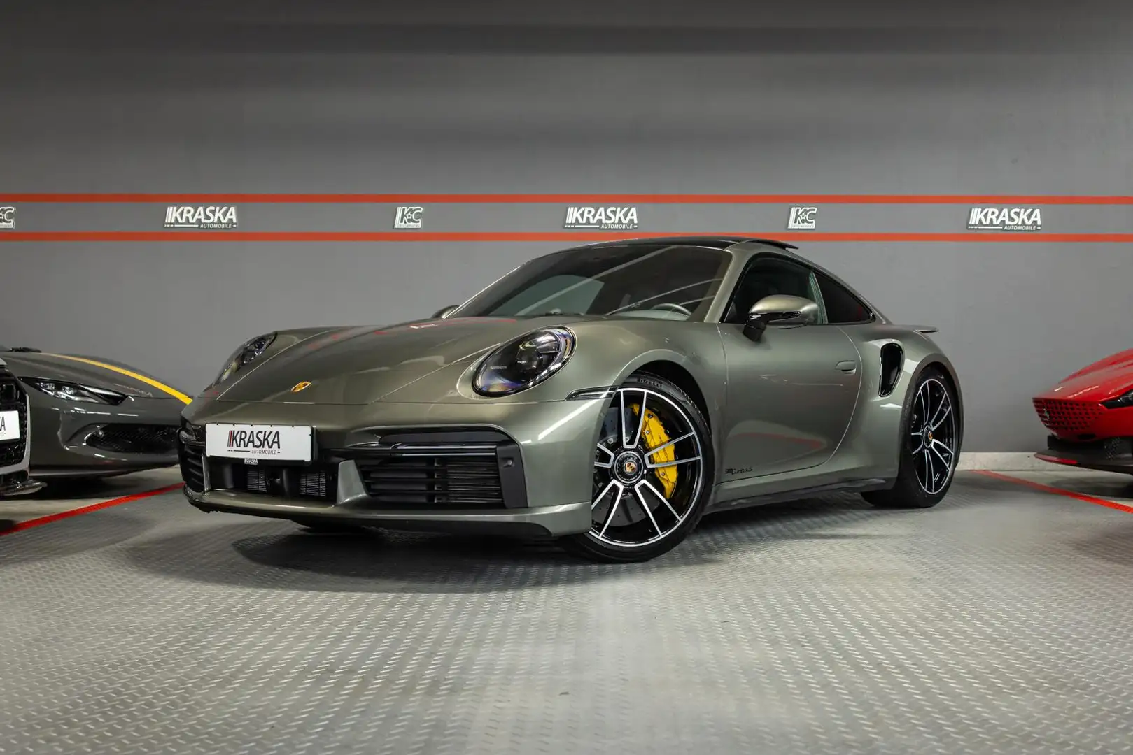 Porsche 992 911 TURBO S - Burmester - FULL PPF - Approved 27 Verde - 1