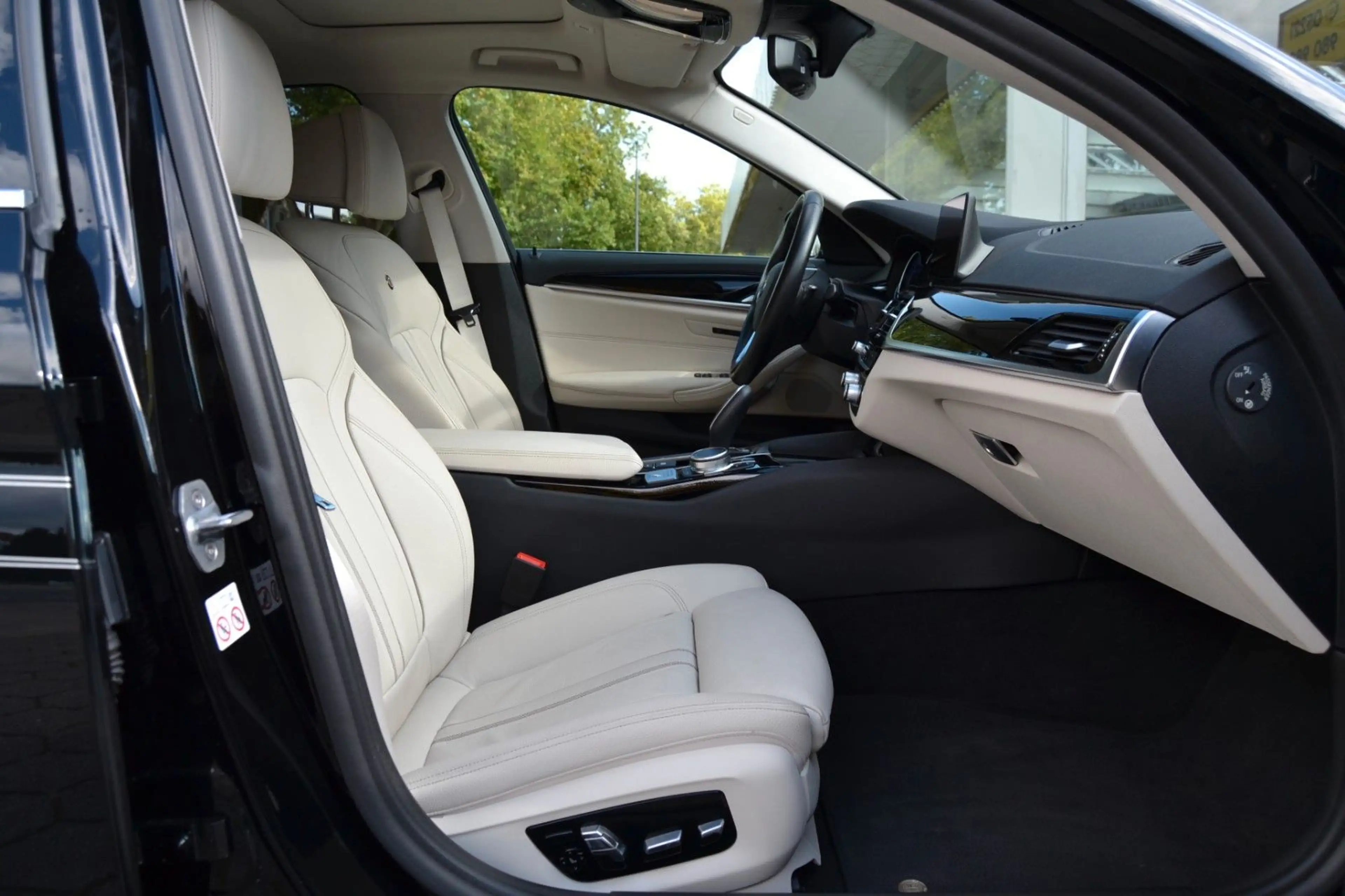 Alpina D5 s xDrive*Kamera*Schiebedach*HuD*LED* — photo 15