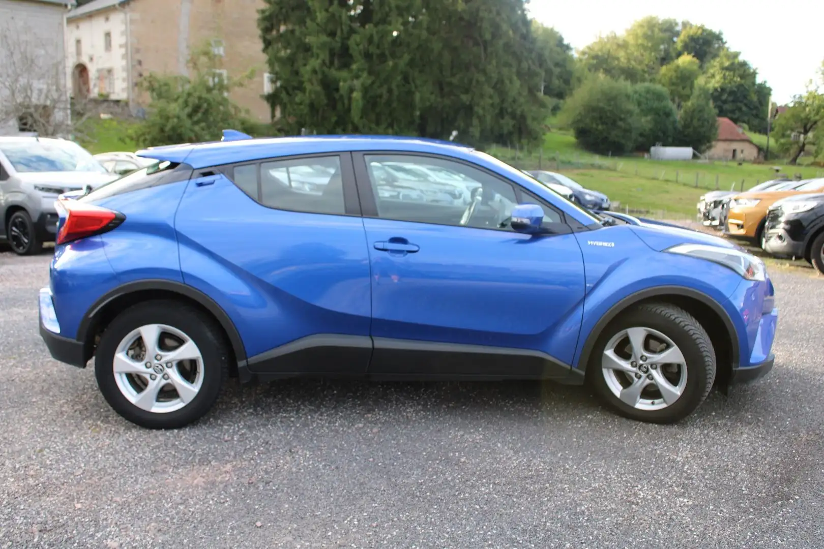 Toyota Dyna DYNAMIC 122 CV HYBRIDE ÉCRAN TACTILE CAMÉRA USB JA 17 RÉGULATEUR BOITE AUTO CVT Blau - 2