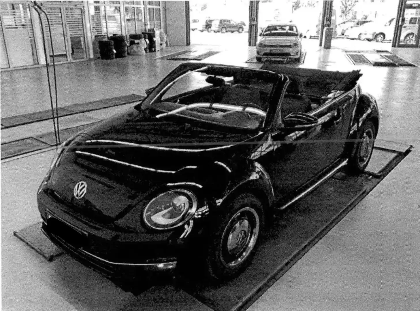 Volkswagen Beetle Cabriolet 2.0 TDI Cup *PARKSENSOR*SITZH*XENON* Noir - 2