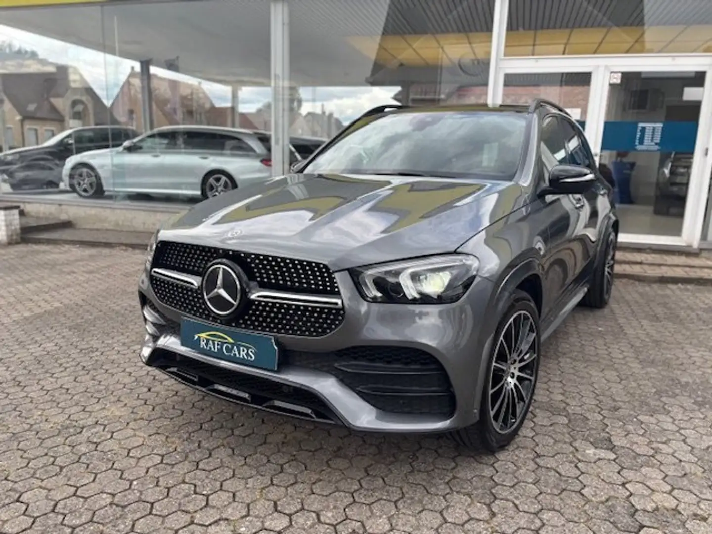 Mercedes-Benz GLE 350 de 4Matic 9G-TRONIC AMG Line | PANO | 360° | Grau - 1