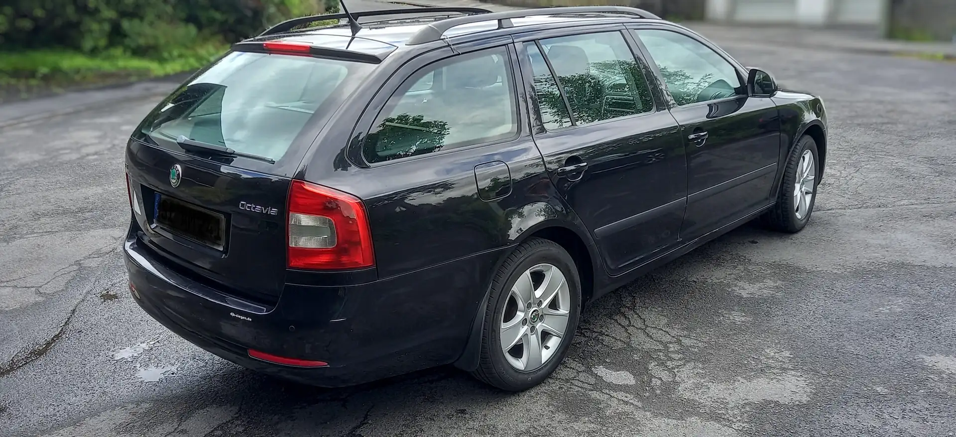Skoda Octavia Octavia Combi 1.4 TSI Ambition Schwarz - 2