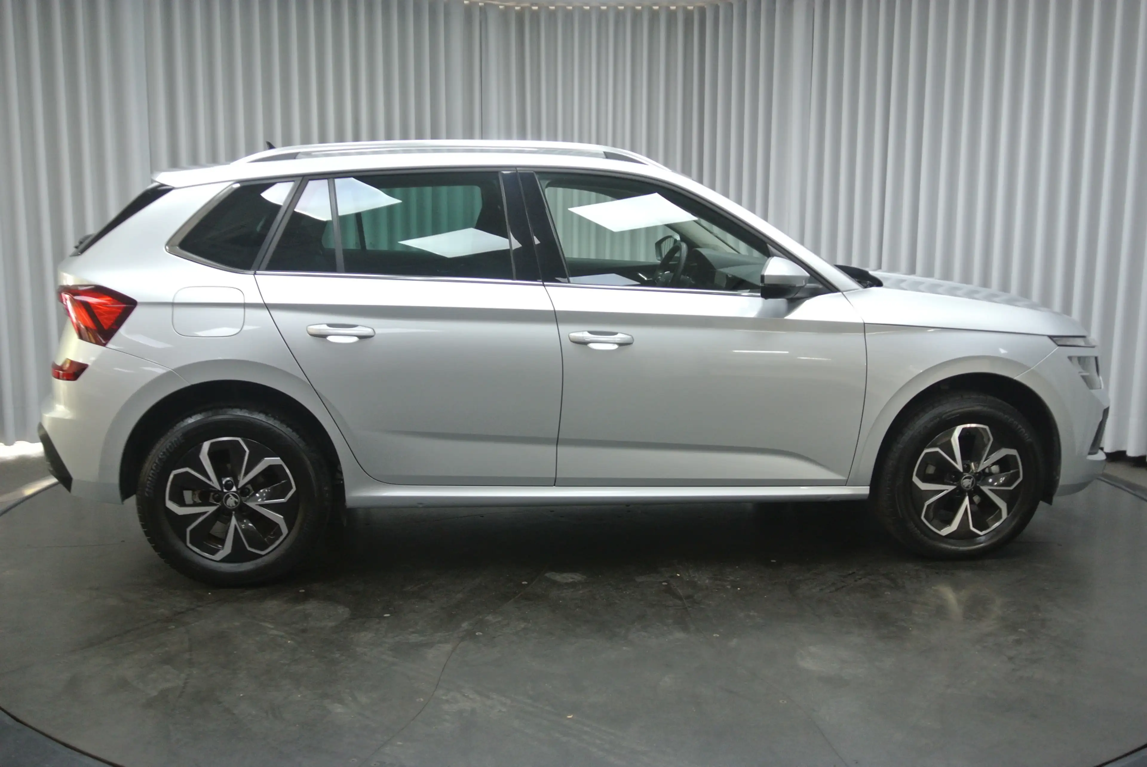 Skoda Kamiq 1.0 TSI — photo 12