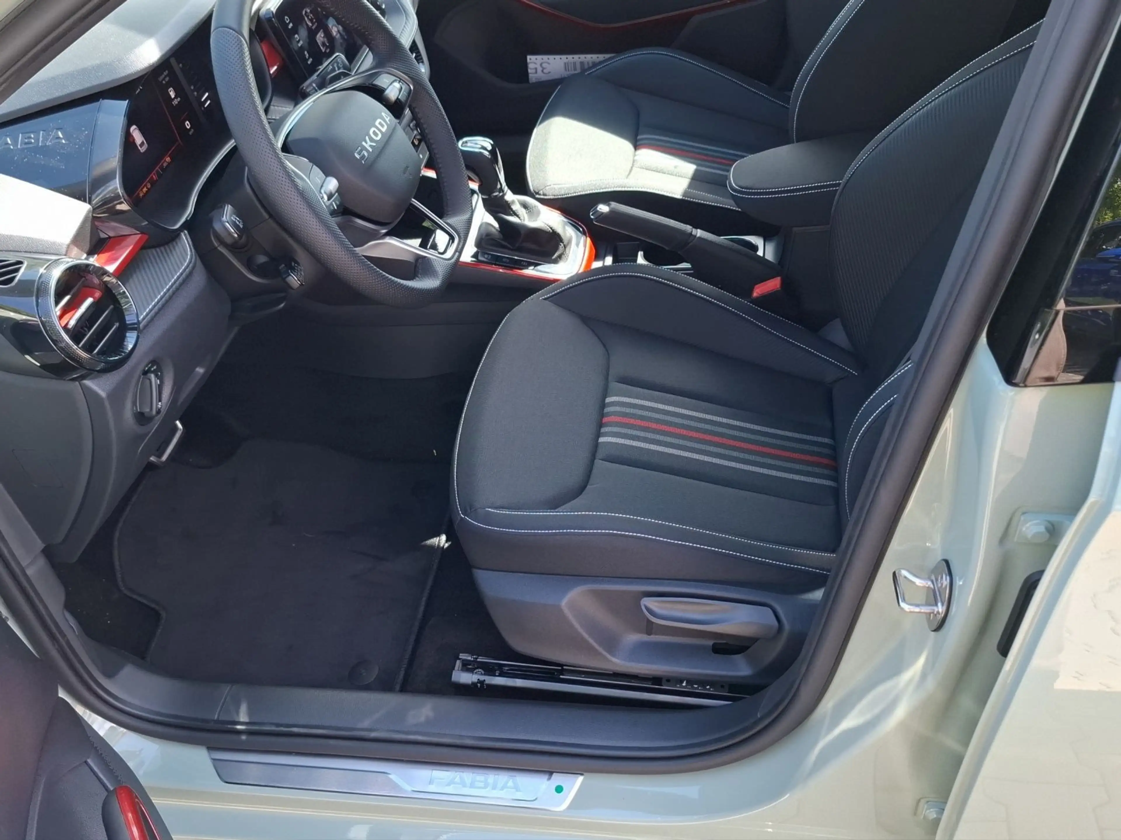 Skoda Fabia Monte Carlo 1,0 TSI (85 kW) DSG — photo 2