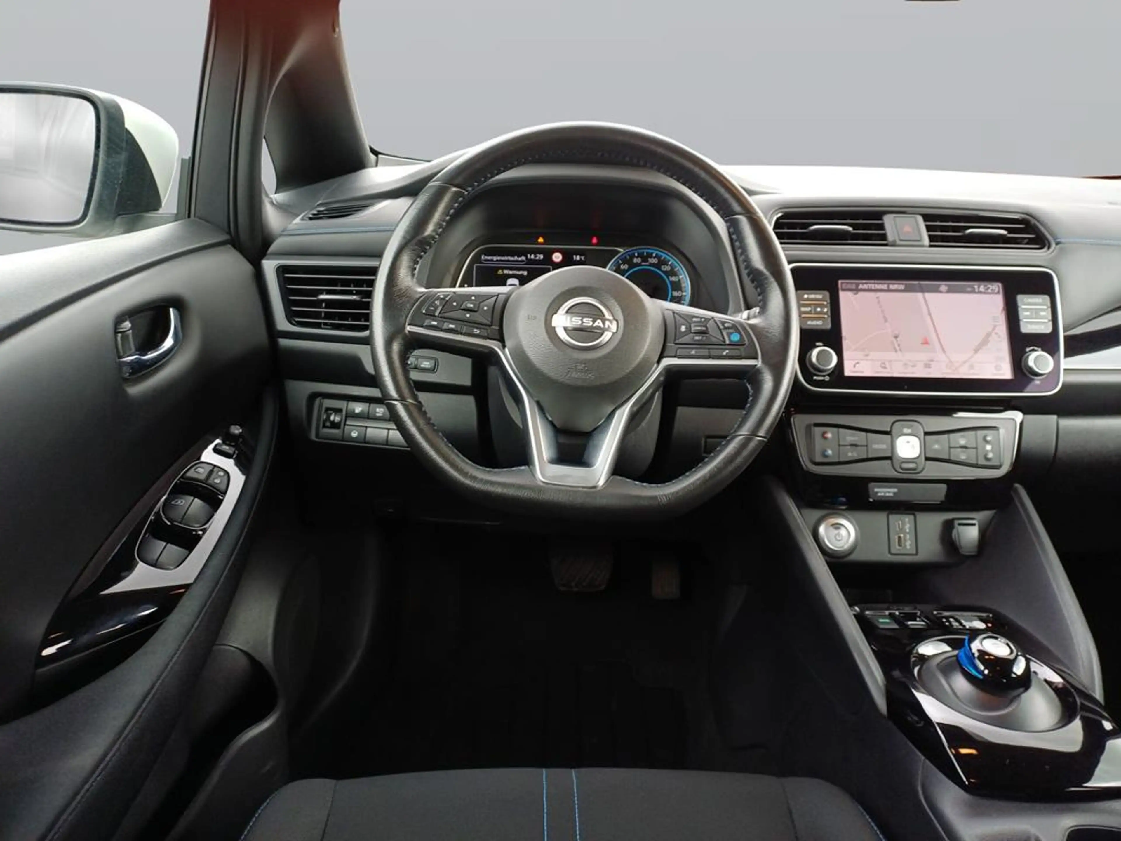 Nissan Leaf N-Connecta — photo 13