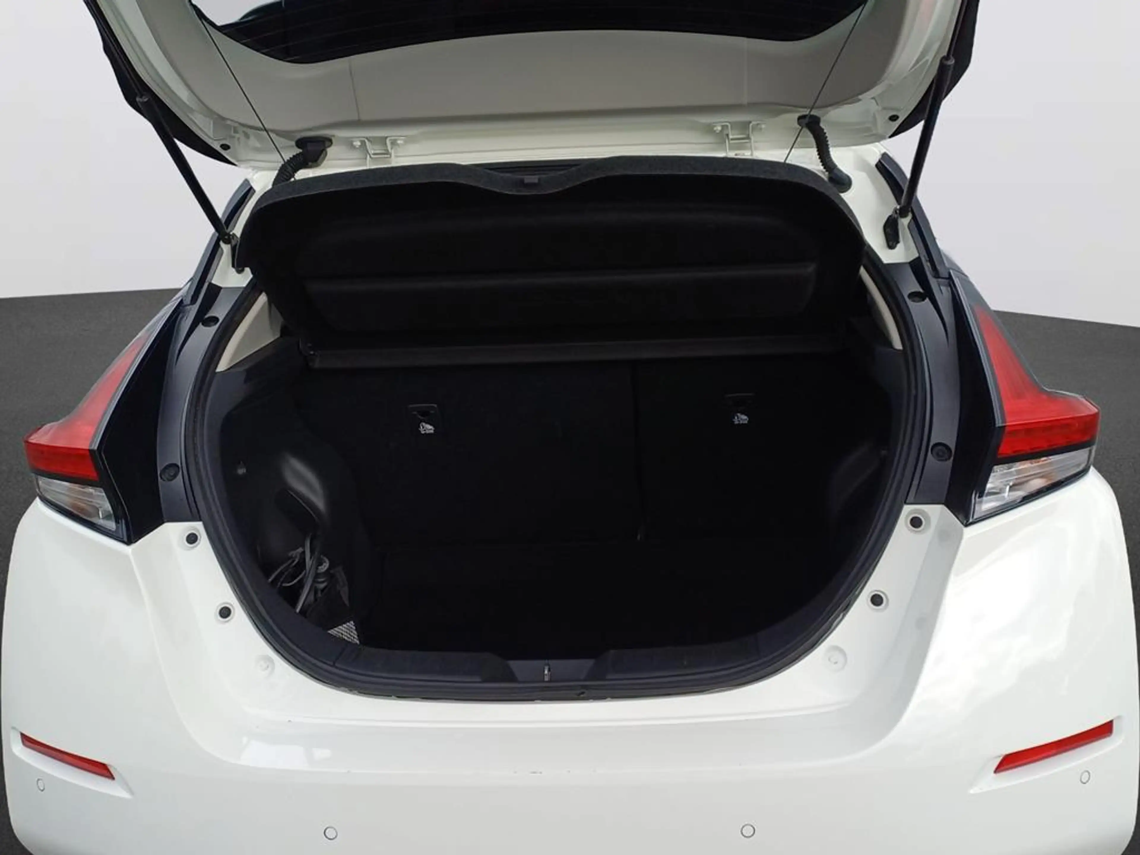 Nissan Leaf N-Connecta — photo 7