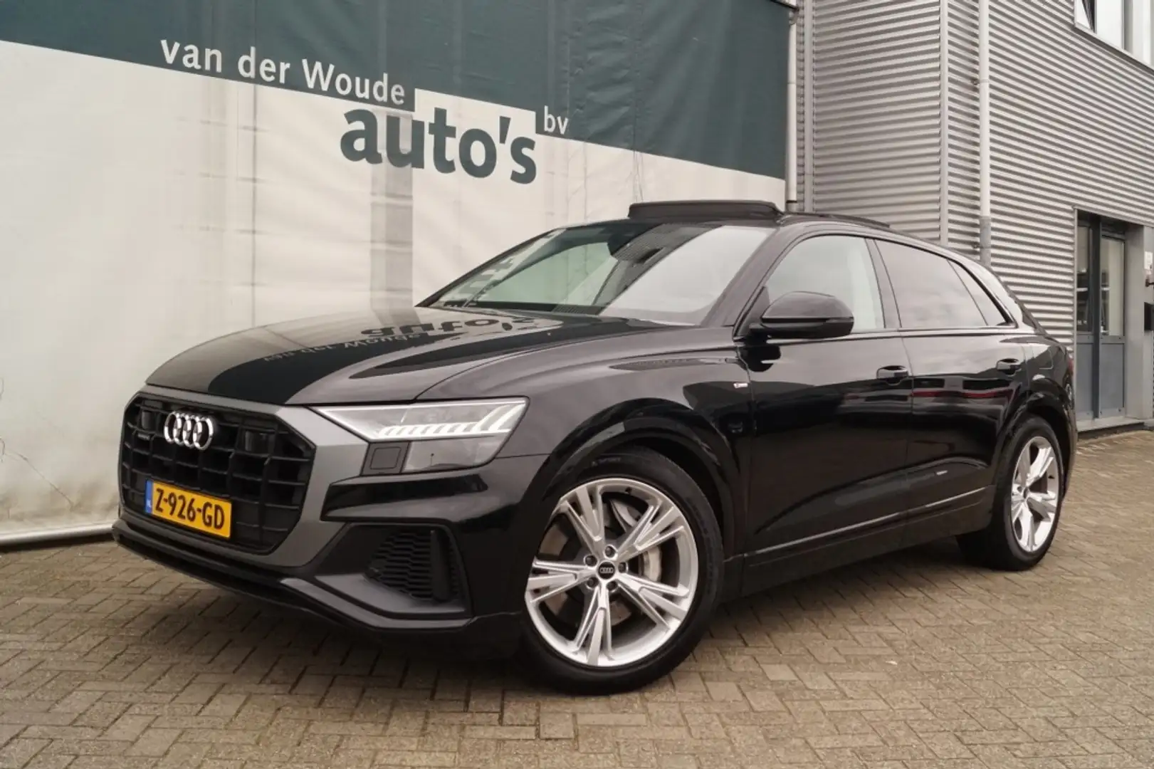 Audi Q8 55 TFSI Quattro Hybrid ProLine S-Line -PANO-LEER- Zwart - 2