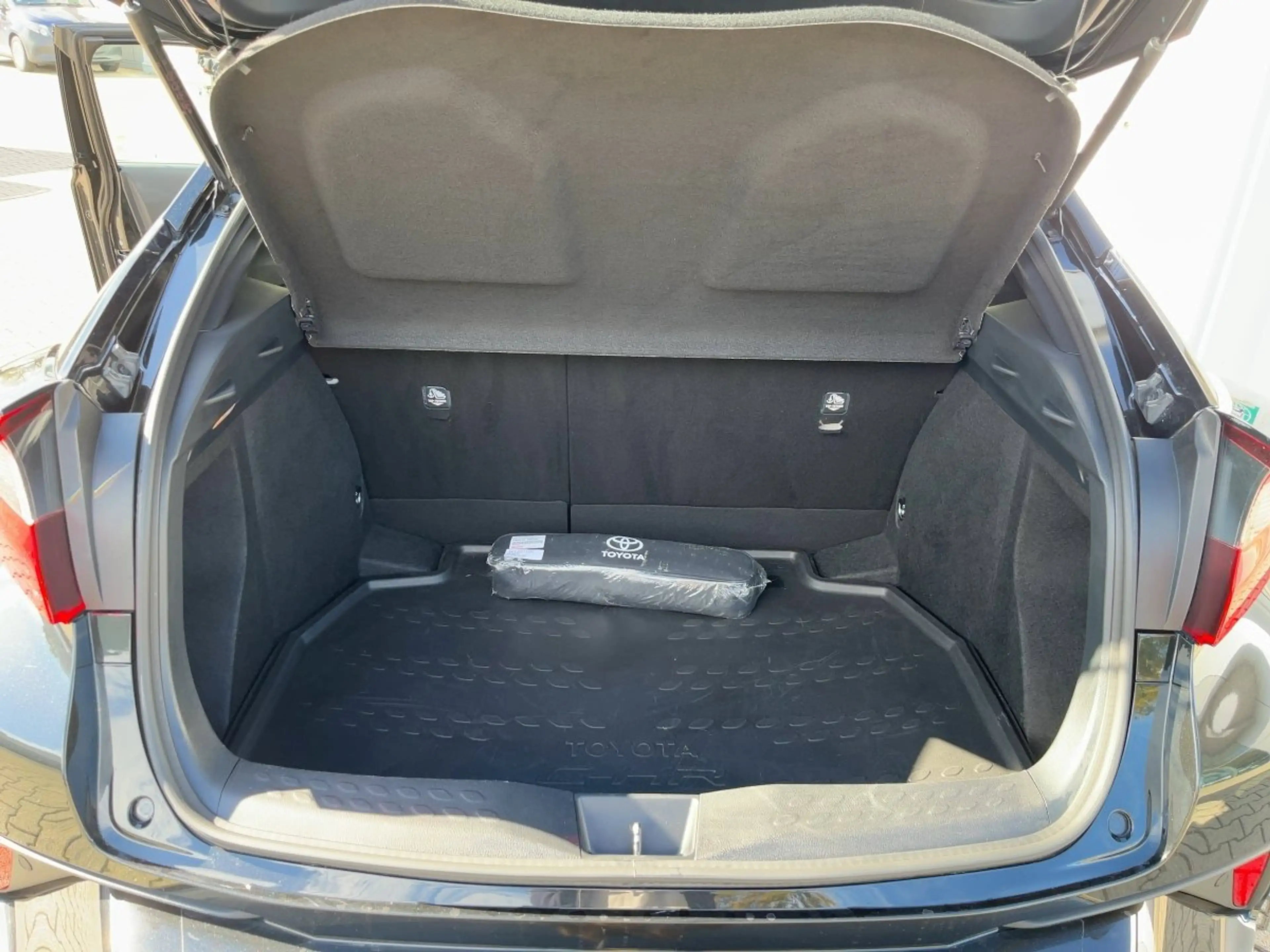 Toyota C-HR 1.8 Hybrid Team D Navi*ACC*KAM*SHZ*DAB — photo 19