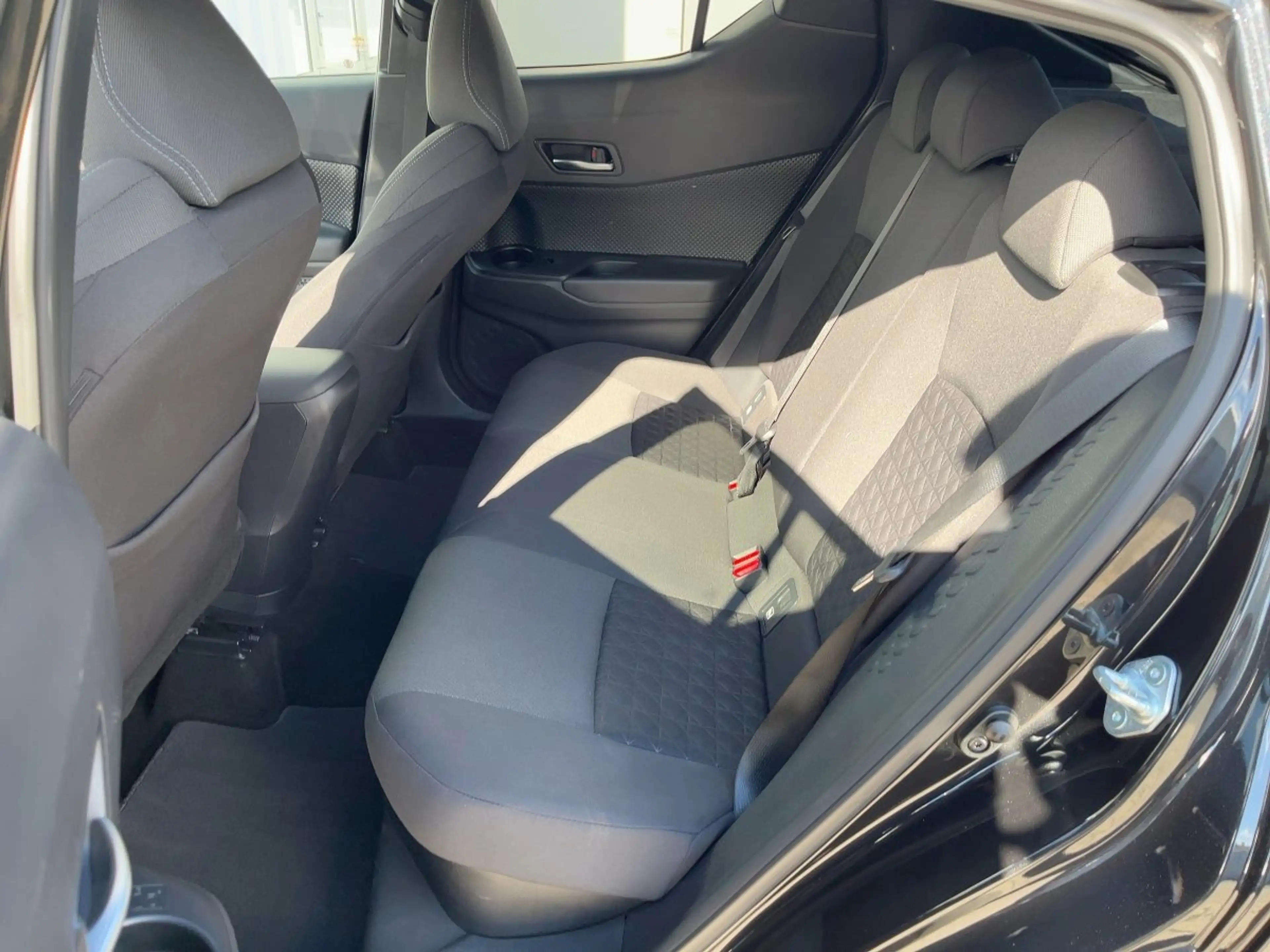 Toyota C-HR 1.8 Hybrid Team D Navi*ACC*KAM*SHZ*DAB — photo 10