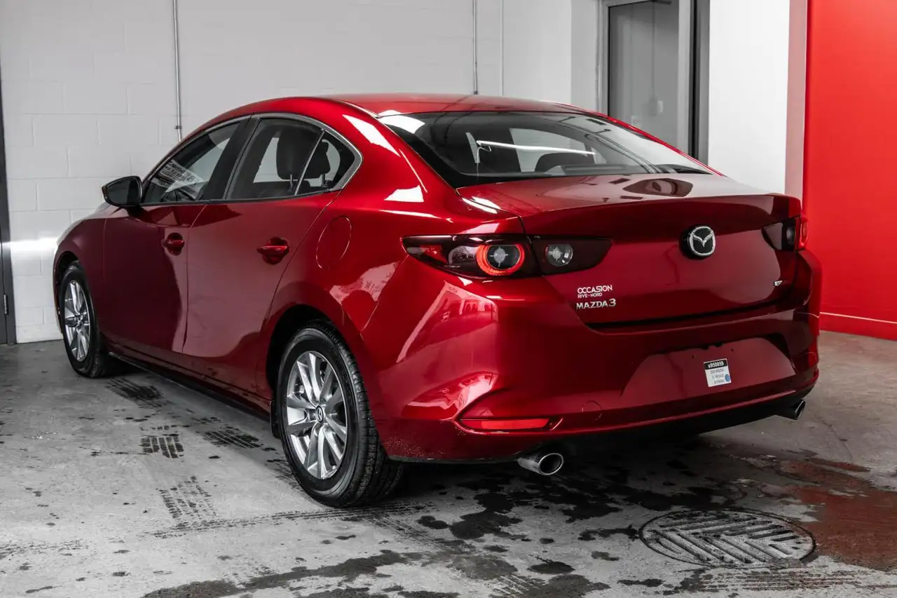 Mazda 3 снимка Mazda 3