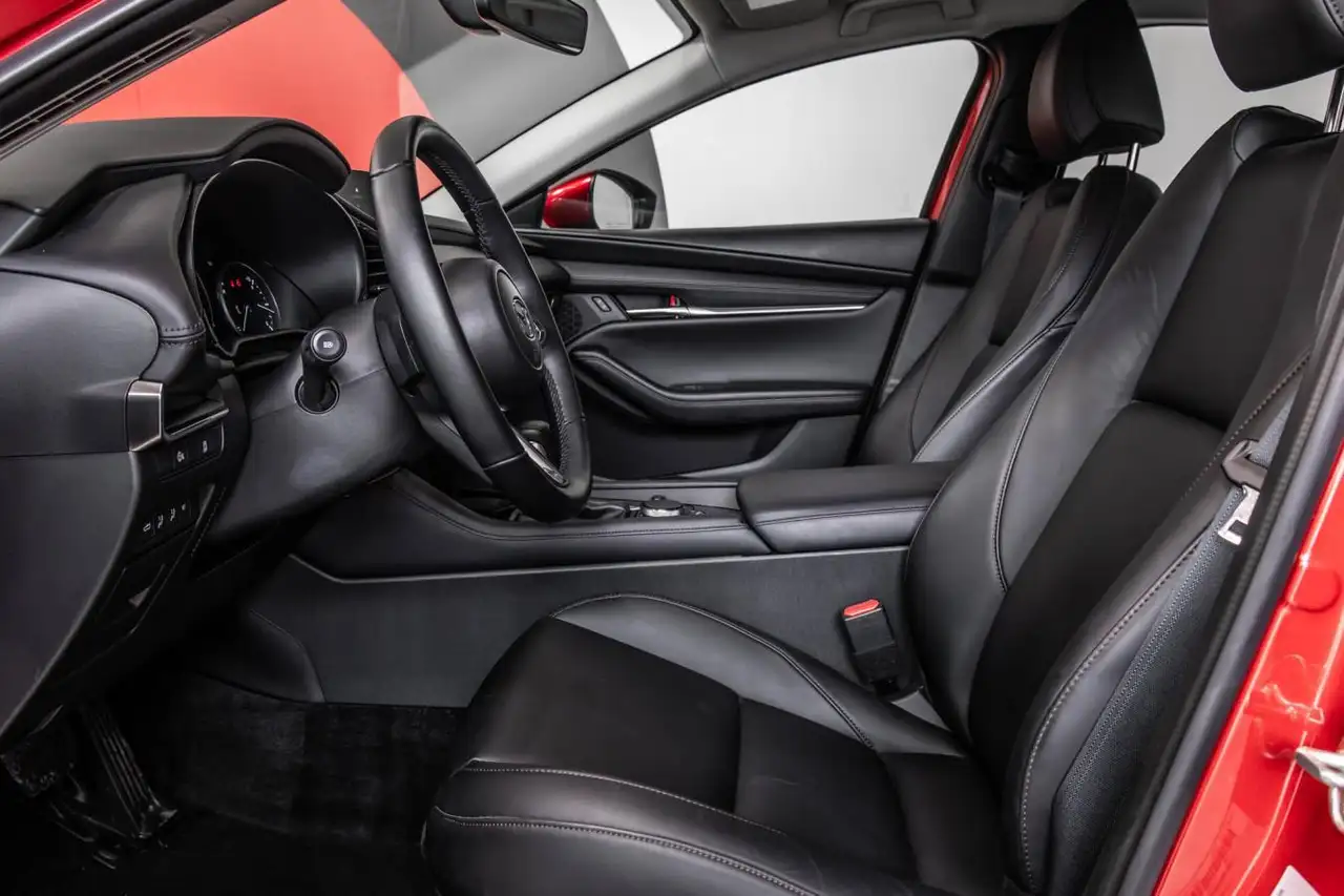 Mazda 3 снимка Mazda 3