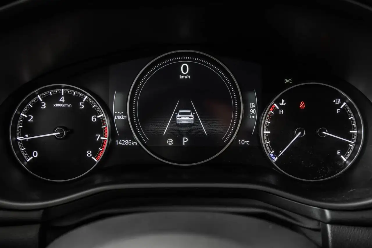 Mazda 3 снимка Mazda 3
