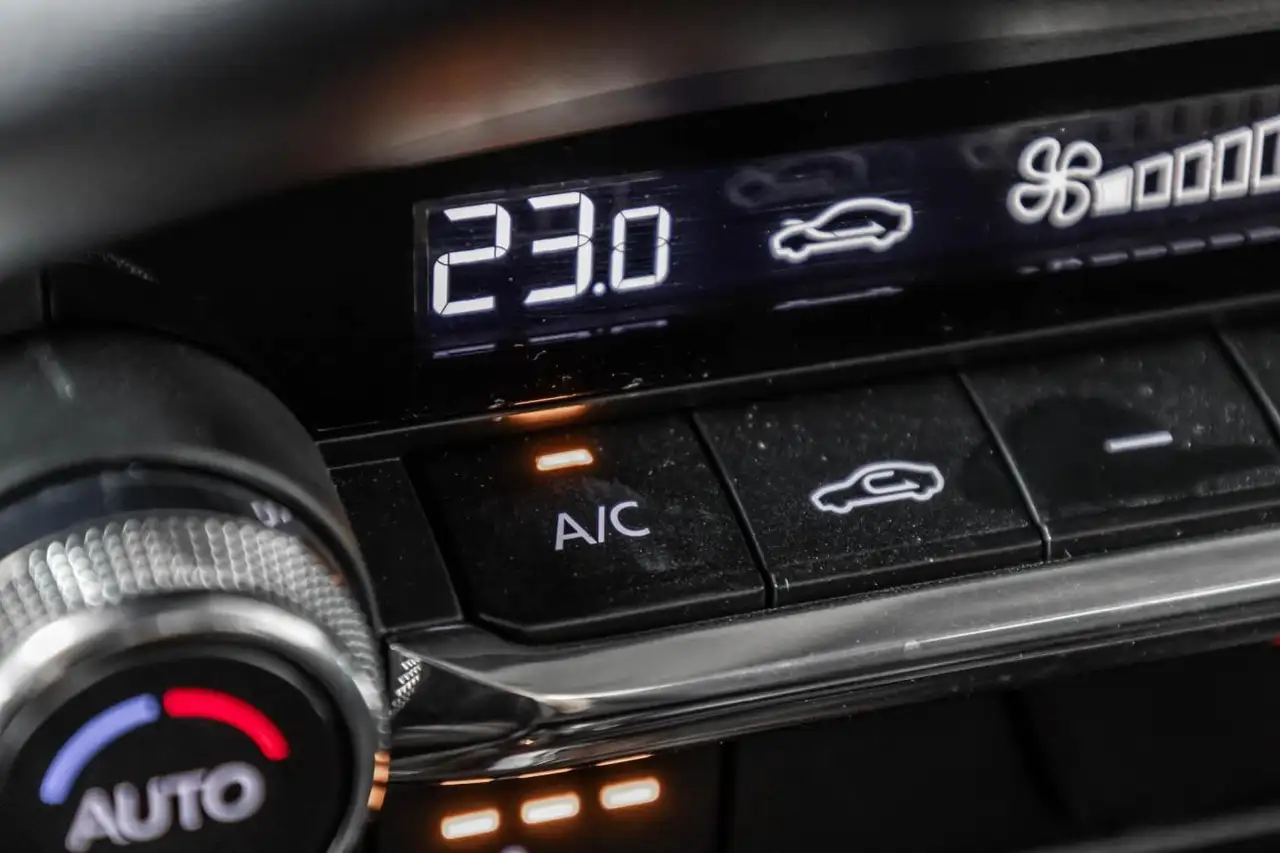 Mazda 3 снимка Mazda 3