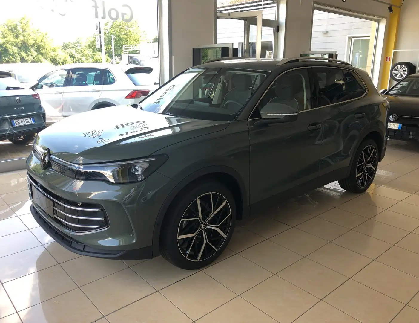 Volkswagen Tiguan 2.0 TDI 150 CV EVO SCR DSG Elegance Verde - 1