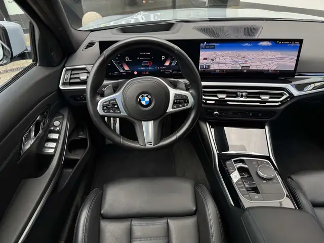 BMW 3 Series view 6