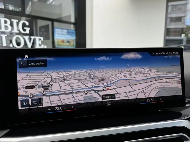 BMW 3 Series view 11