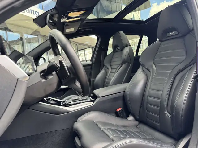 BMW 3 Series view 7