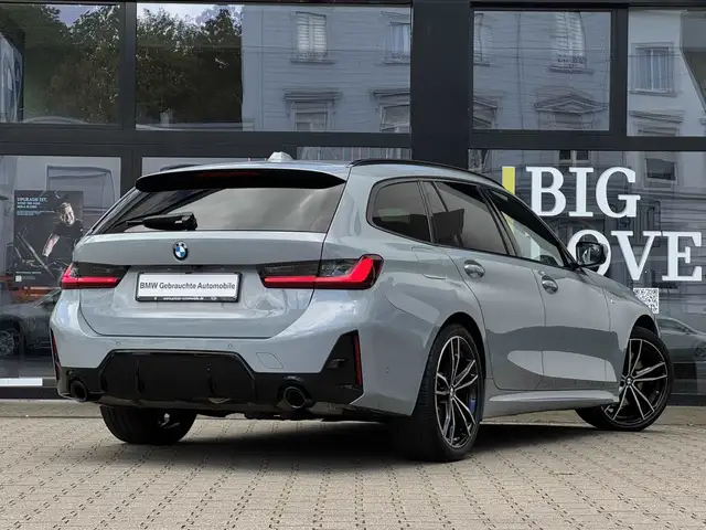 BMW 3 Series view 2