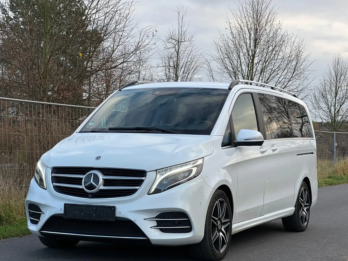 Mercedes-Benz V 250 V 250 CDI AVANTG./AMG EDITION lang Weiß - 1