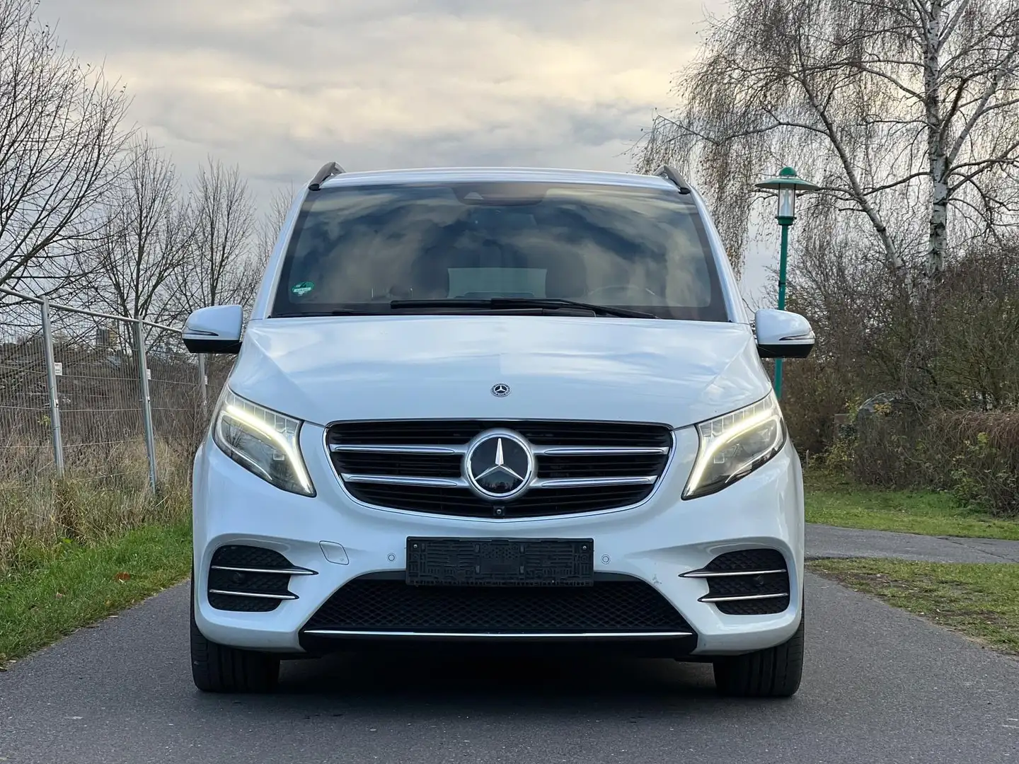 Mercedes-Benz V 250 V 250 CDI AVANTG./AMG EDITION lang Weiß - 2