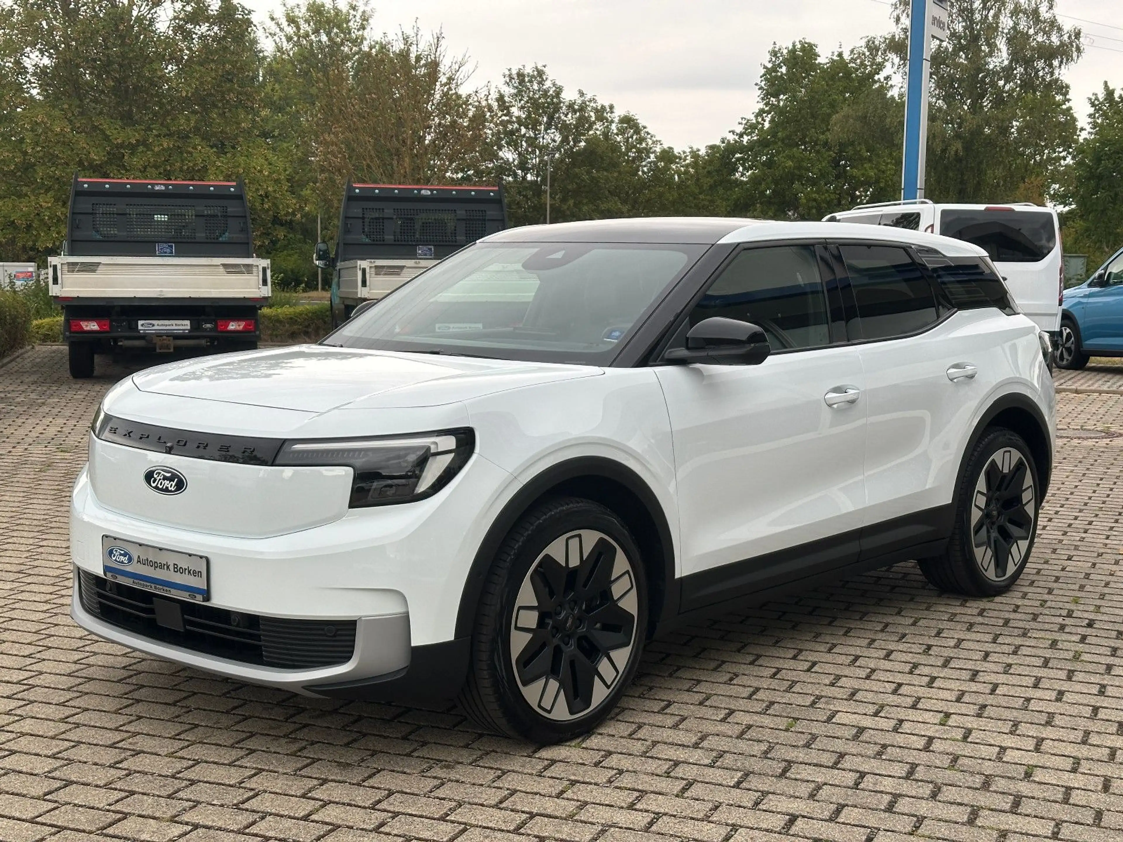 Ford Explorer Premium AWD Wärmepumpe PANO