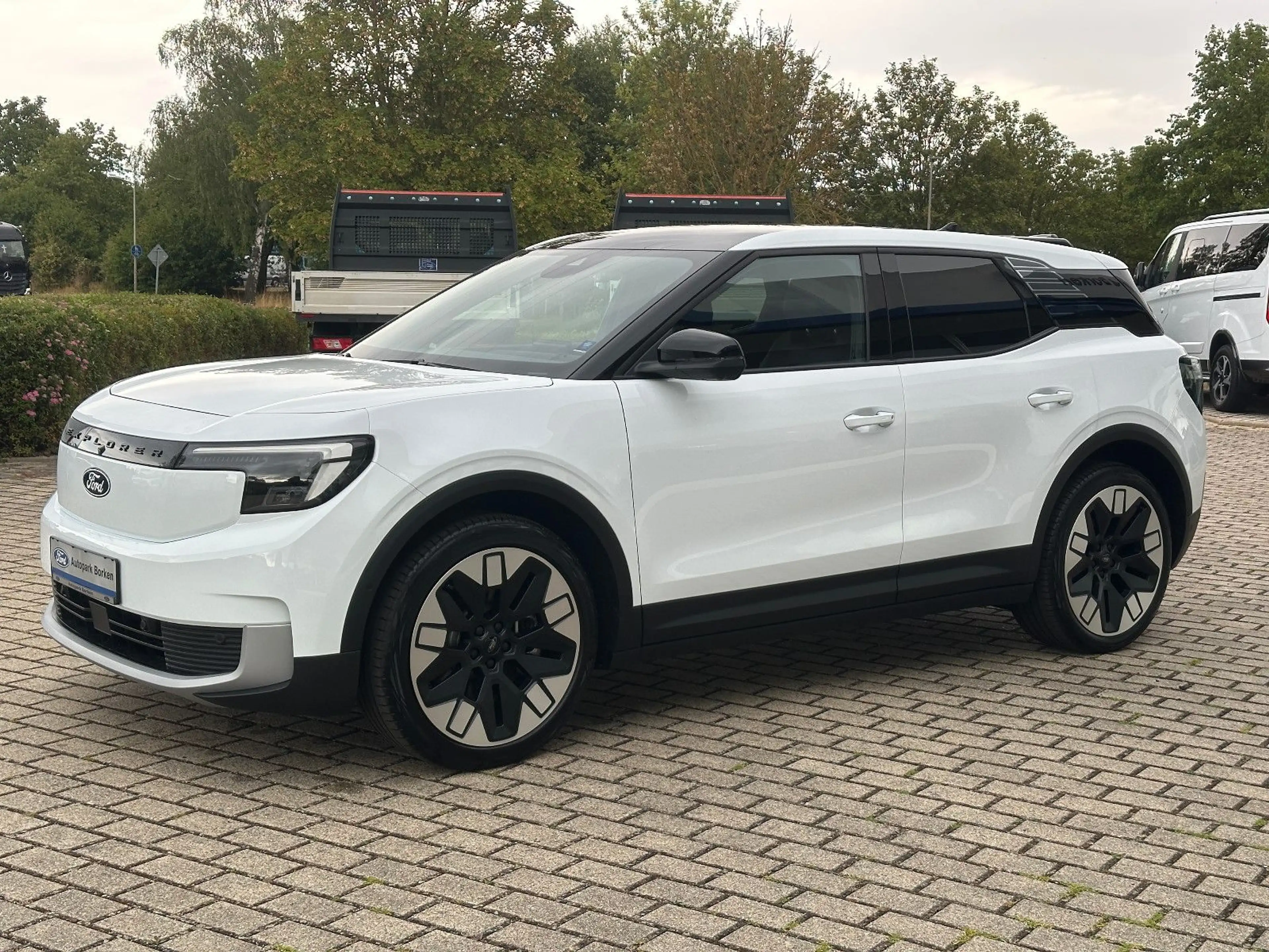 Ford Explorer Premium AWD Wärmepumpe PANO — photo 9