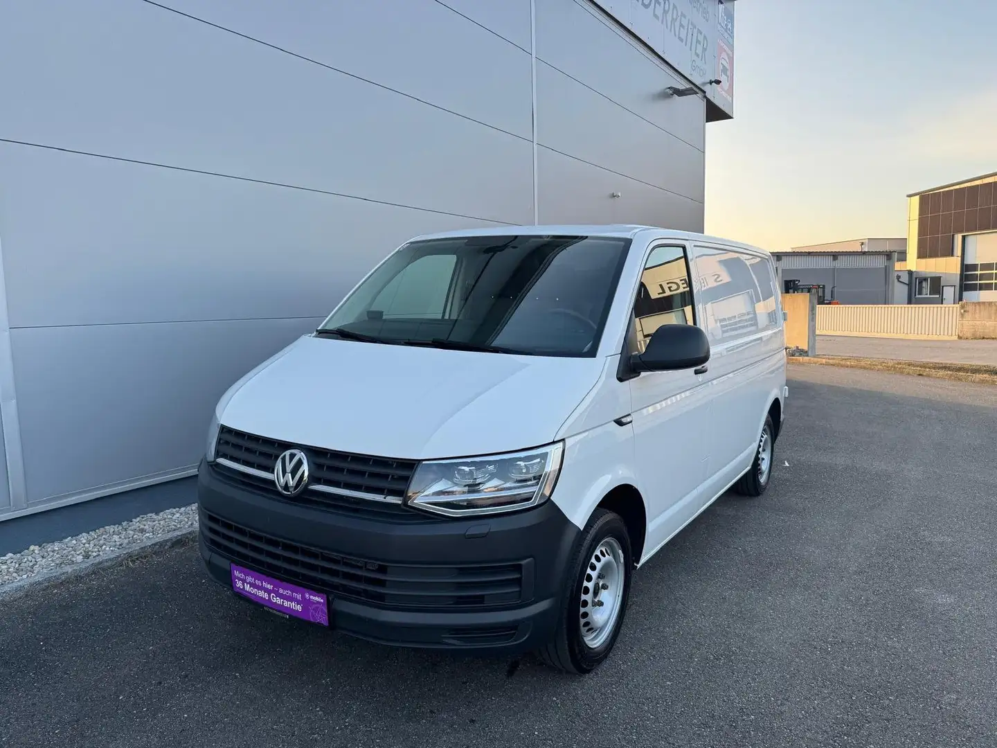 Volkswagen T6 Transporter Kastenwagen KR 2,0 TDI *PICKERL NEU*LED*GARANTIE* Weiß - 1