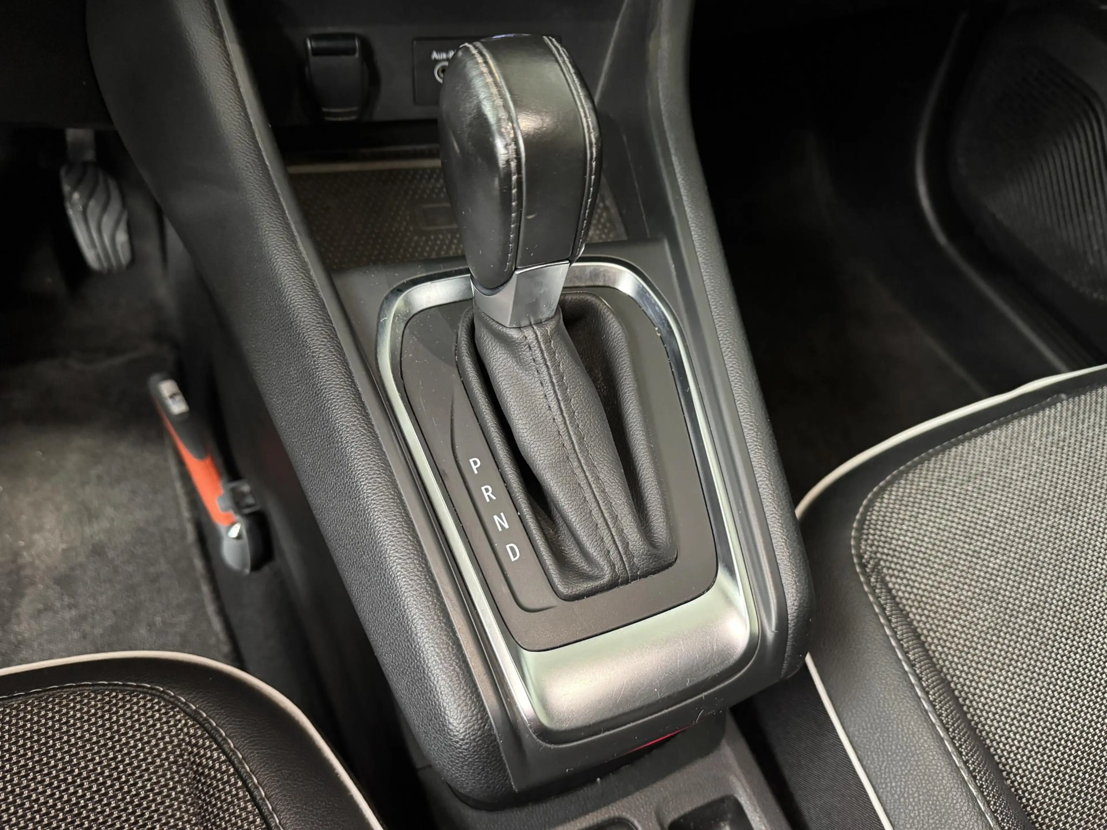 Renault Captur 1.3 TCe 140 Intens | Automaat | Trekhaak | All-sea — photo 26