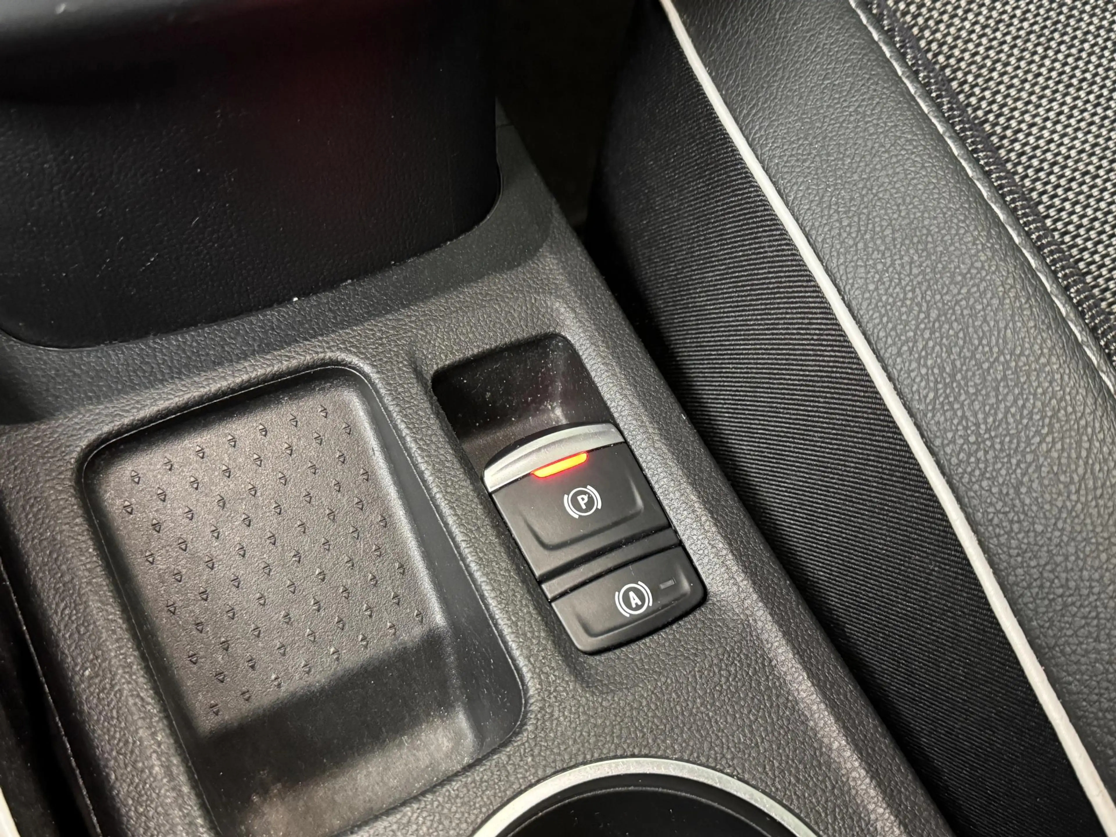 Renault Captur 1.3 TCe 140 Intens | Automaat | Trekhaak | All-sea — photo 36