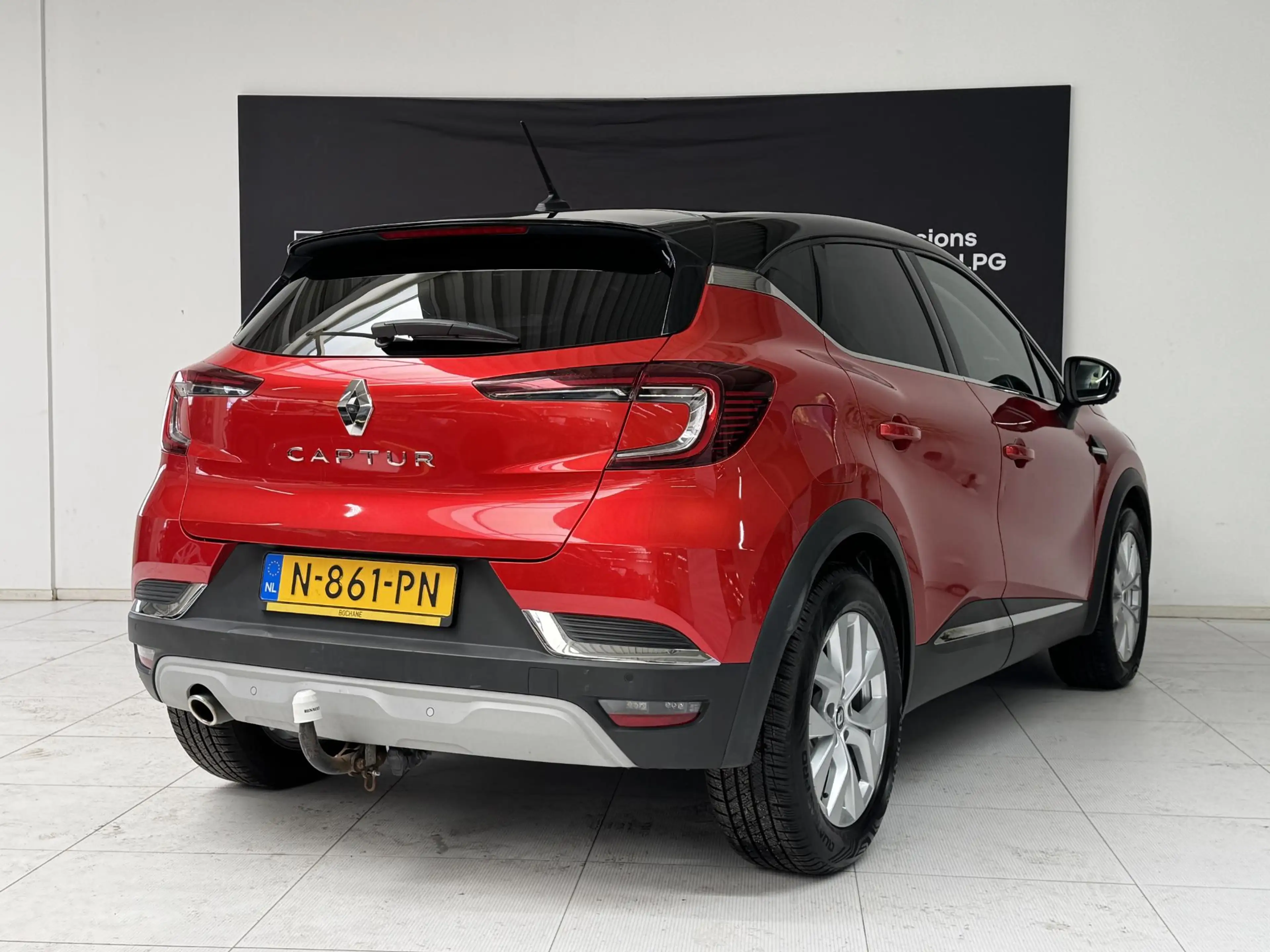 Renault Captur 1.3 TCe 140 Intens | Automaat | Trekhaak | All-sea — photo 2