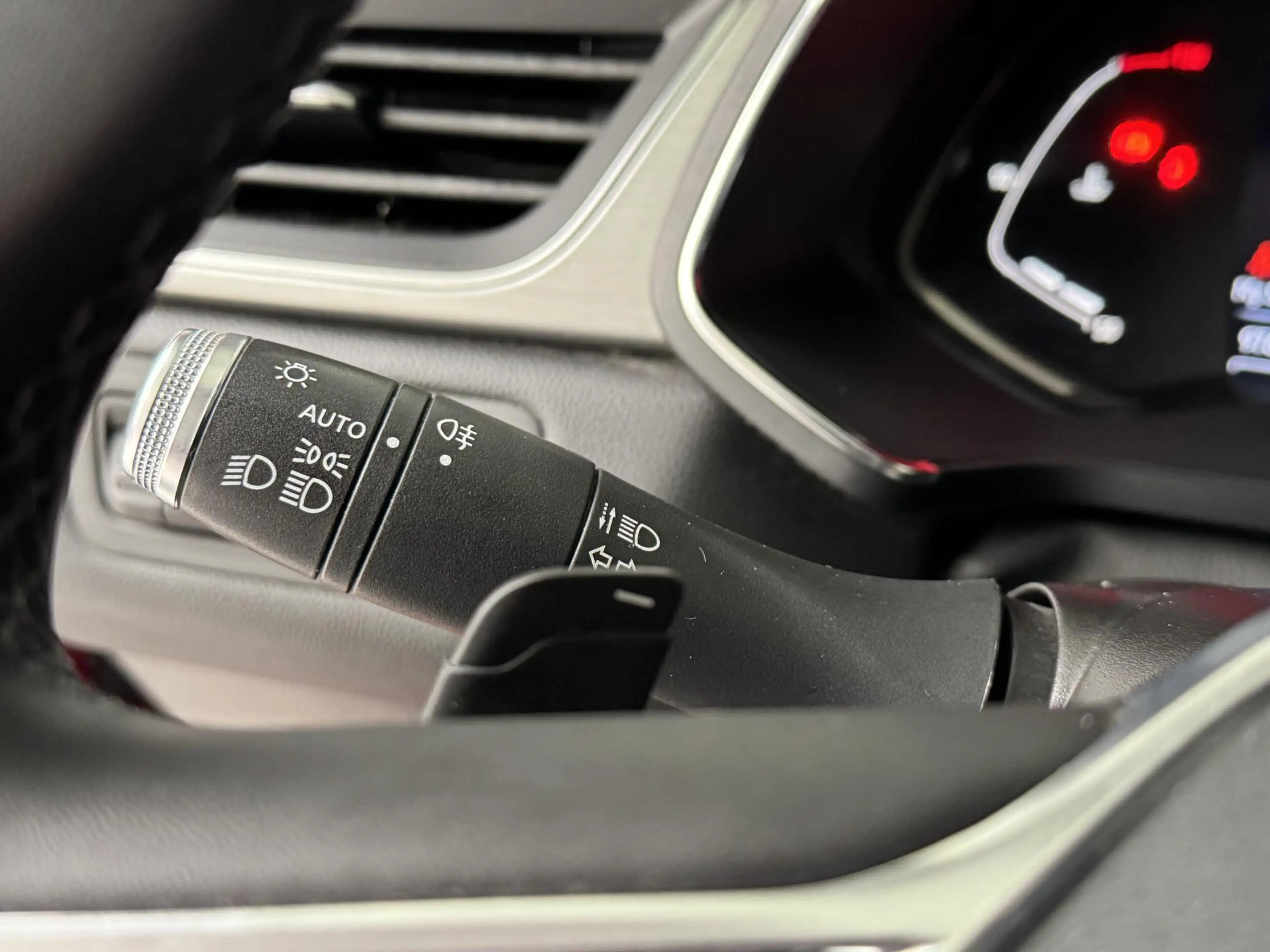 Renault Captur 1.3 TCe 140 Intens | Automaat | Trekhaak | All-sea — photo 22