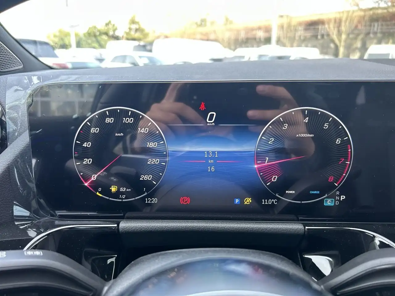 Mercedes-Benz GLA снимка Mercedes-Benz GLA