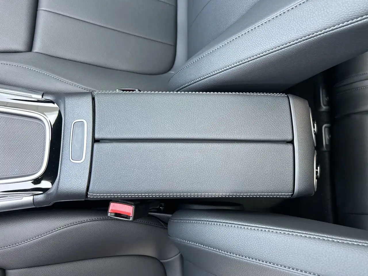 Mercedes-Benz GLA снимка Mercedes-Benz GLA