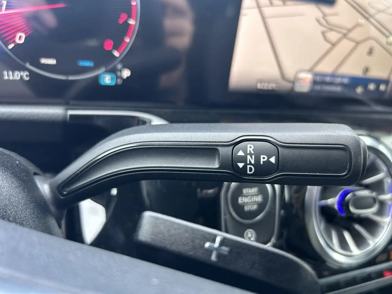 Mercedes-Benz GLA снимка Mercedes-Benz GLA