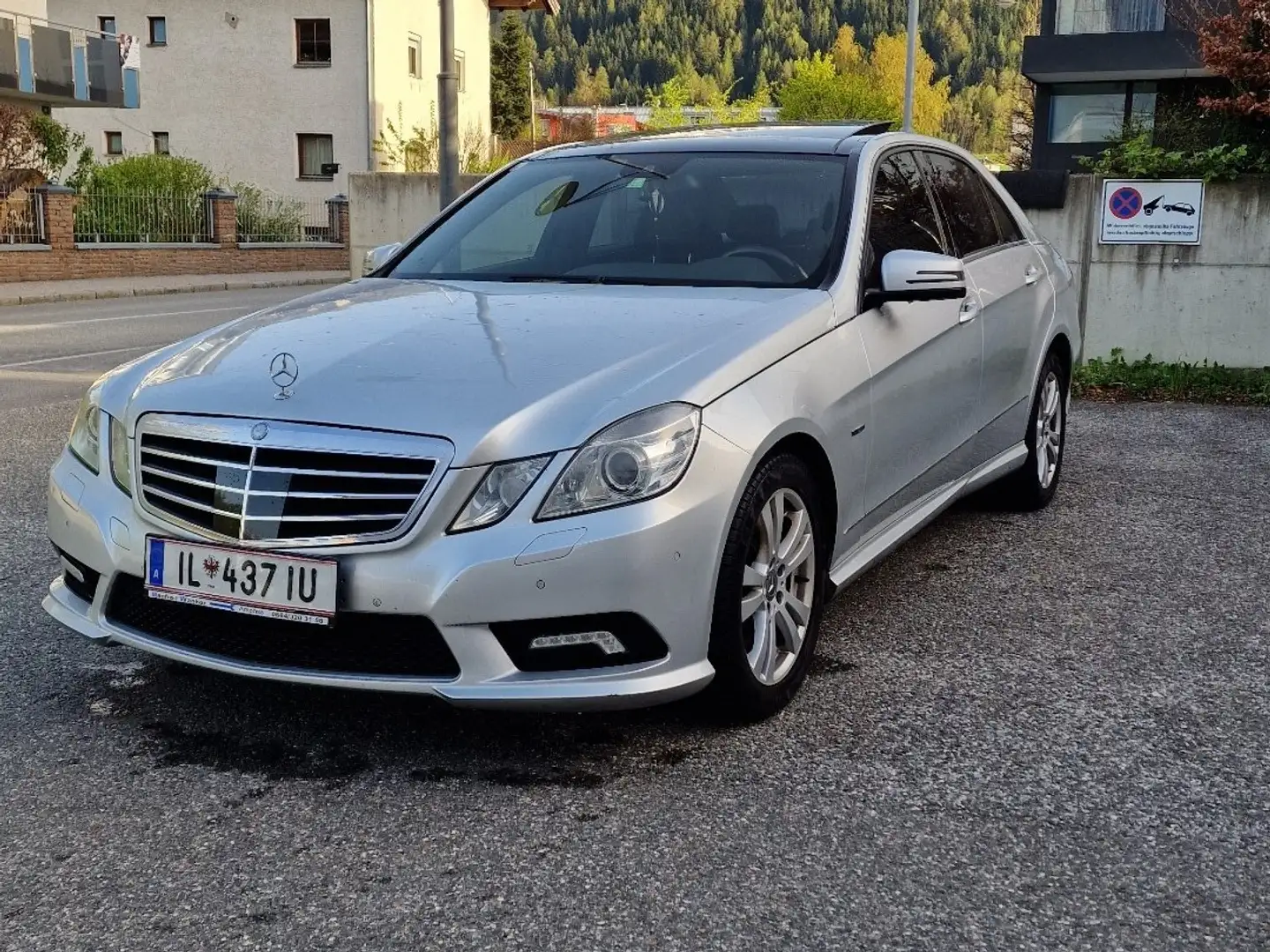 Mercedes-Benz E 350 CGI BlueEfficiency Avantgarde A-Edition Aut. Silber - 1