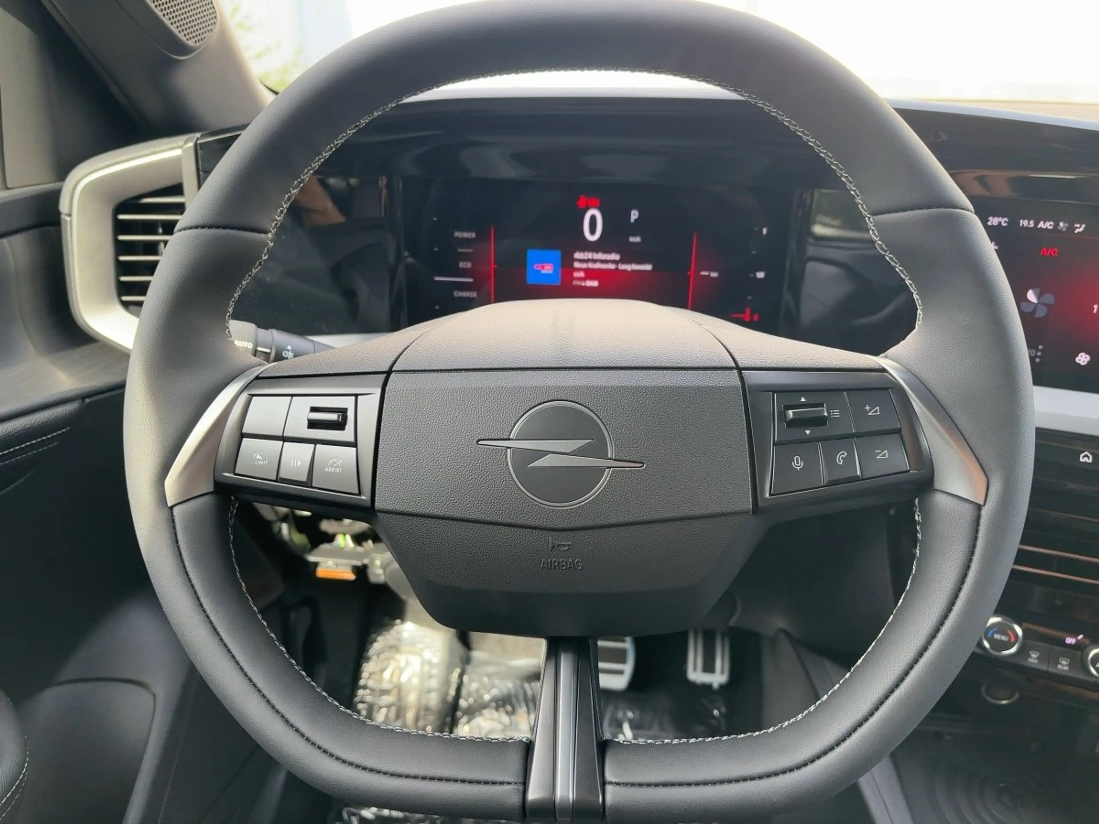 Opel Mokka Ultimate. Hybrid eDCT ACC CAM LED NAVI TWA — photo 12