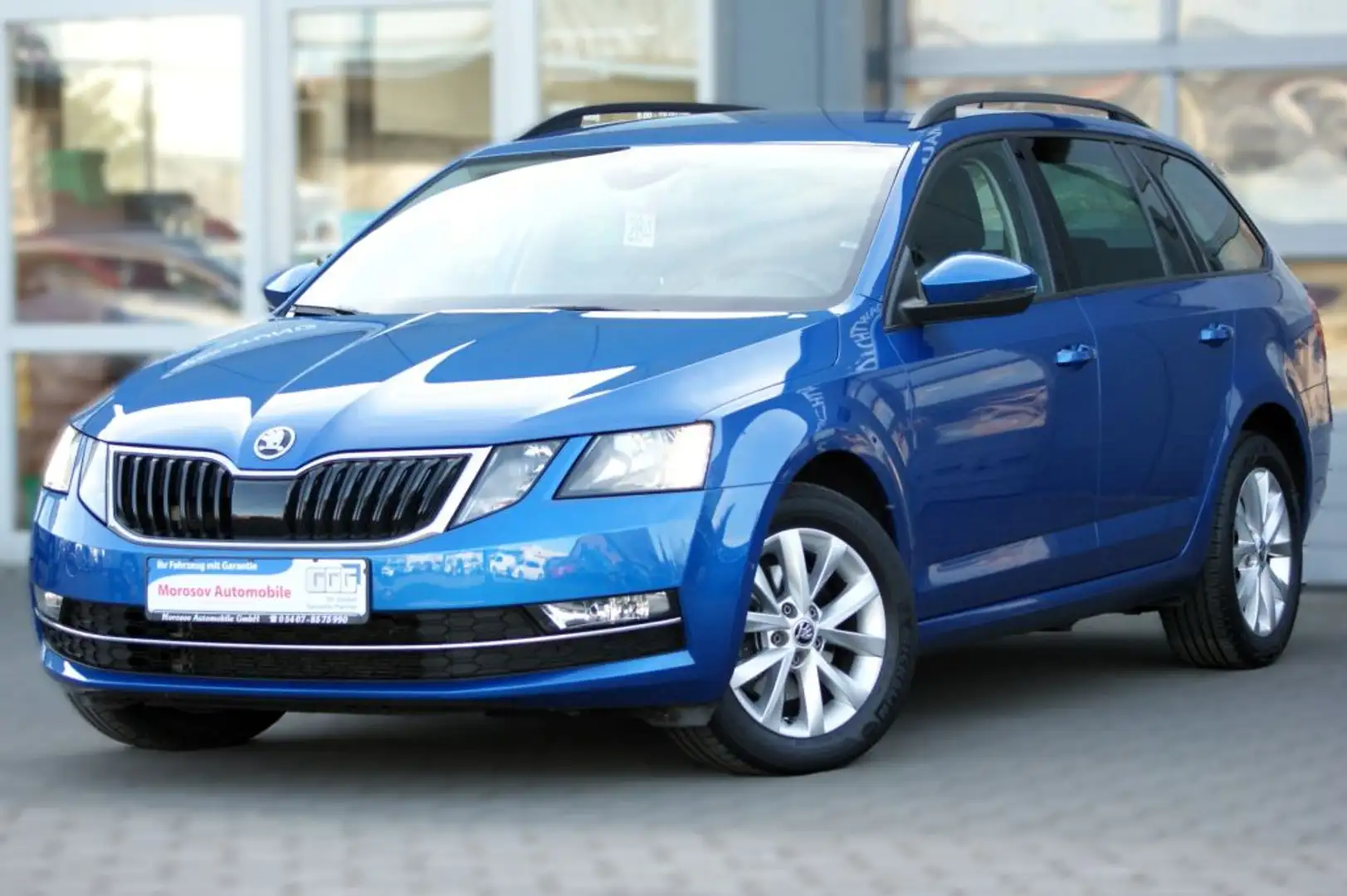 Skoda Octavia Combi 2.0 TDI DSG Style Blauw - 1