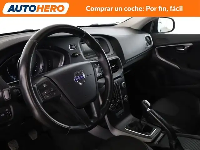Volvo V40 view 12