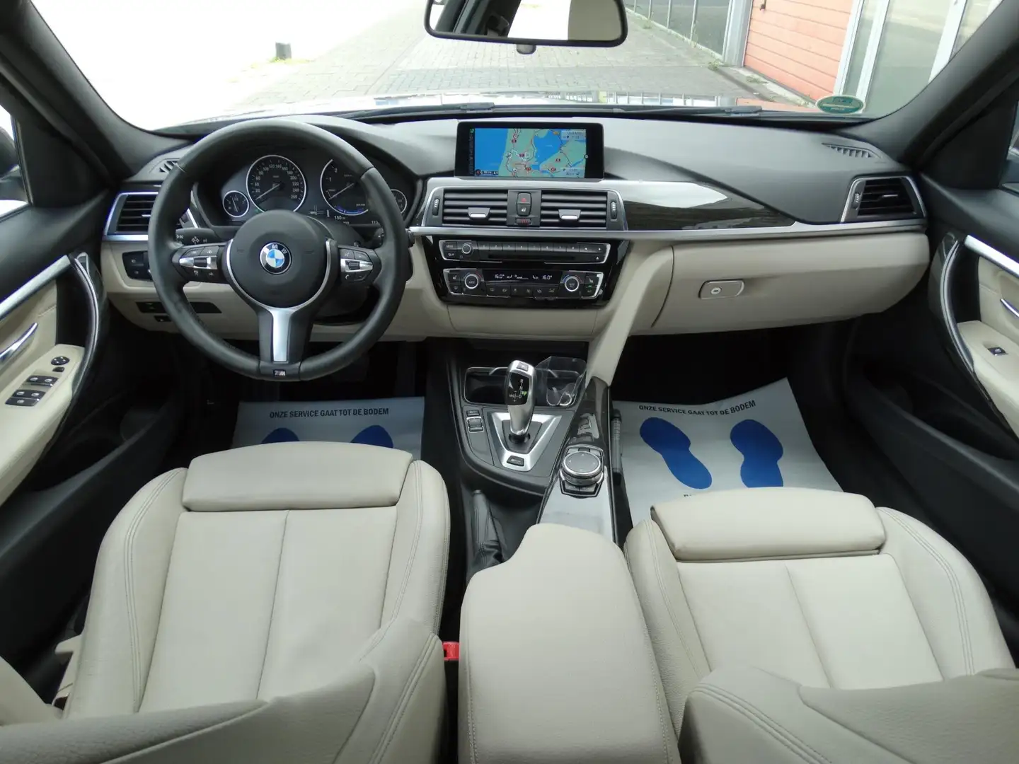 BMW 330 3-serie 330e LUXURY - M-PAKKET - STOEL VERW - LANE Šedá - 2