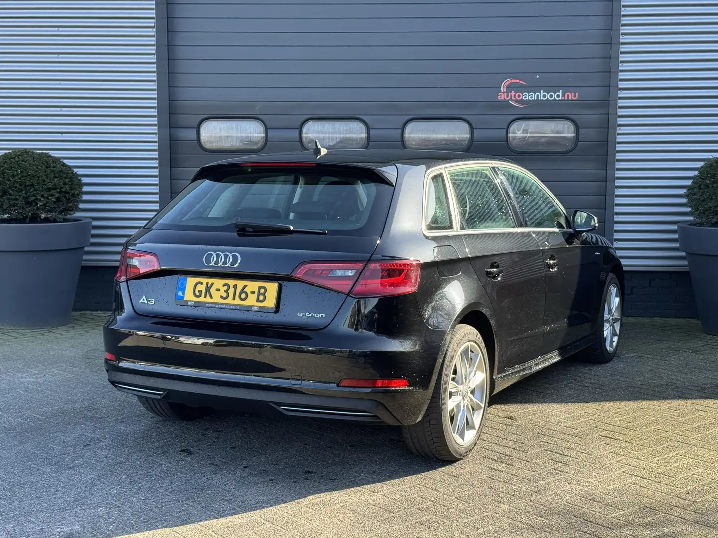 Audi A3 Sportback 1.4 e-tron PHEV Attraction Pro Line plus Schwarz - 2