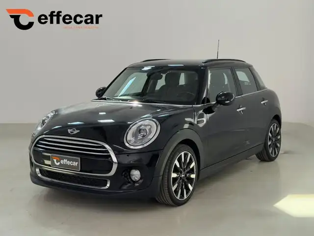 MINI Cooper 1.5 5 porte