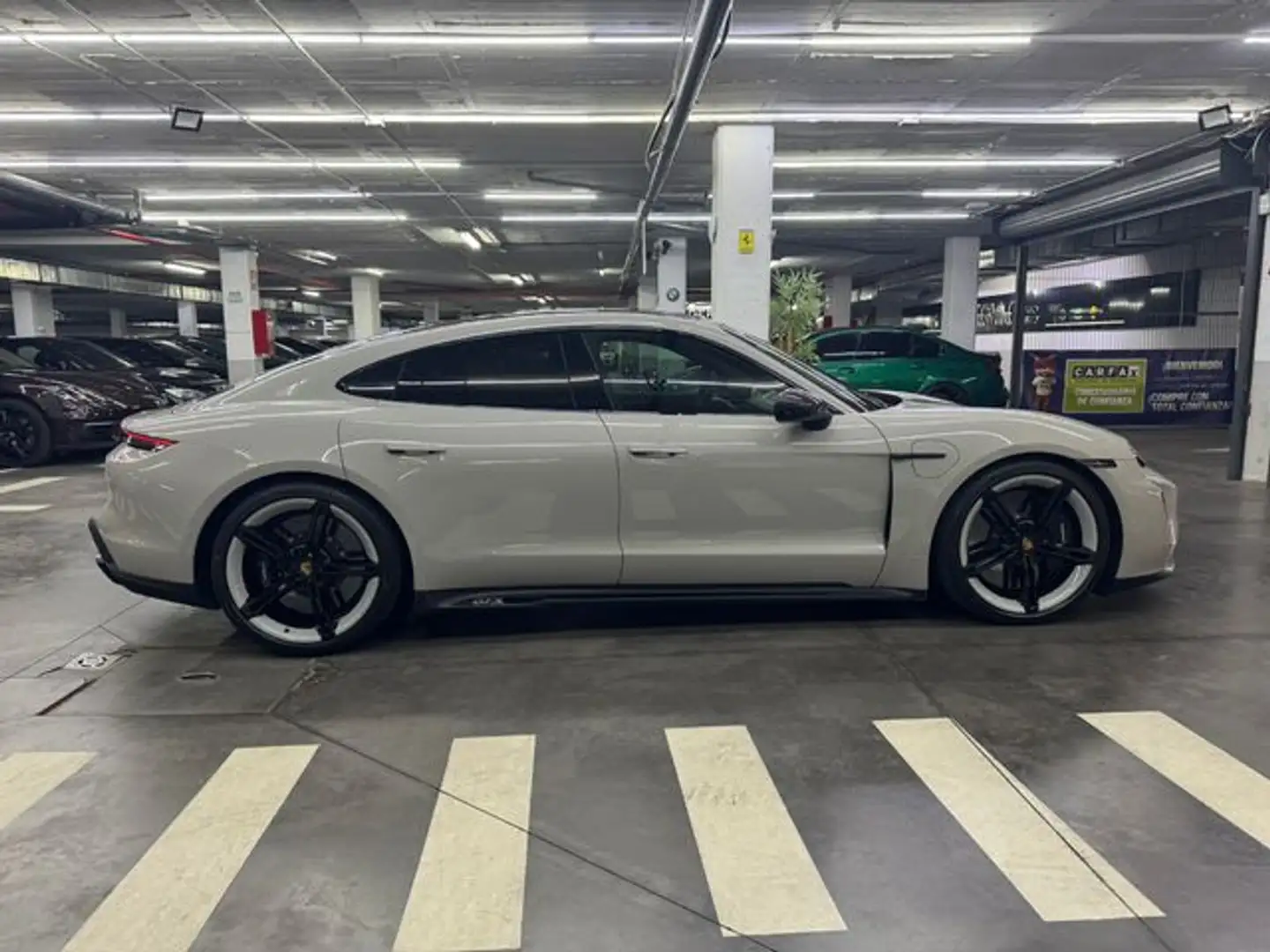 Porsche Taycan GTS Blanco - 2