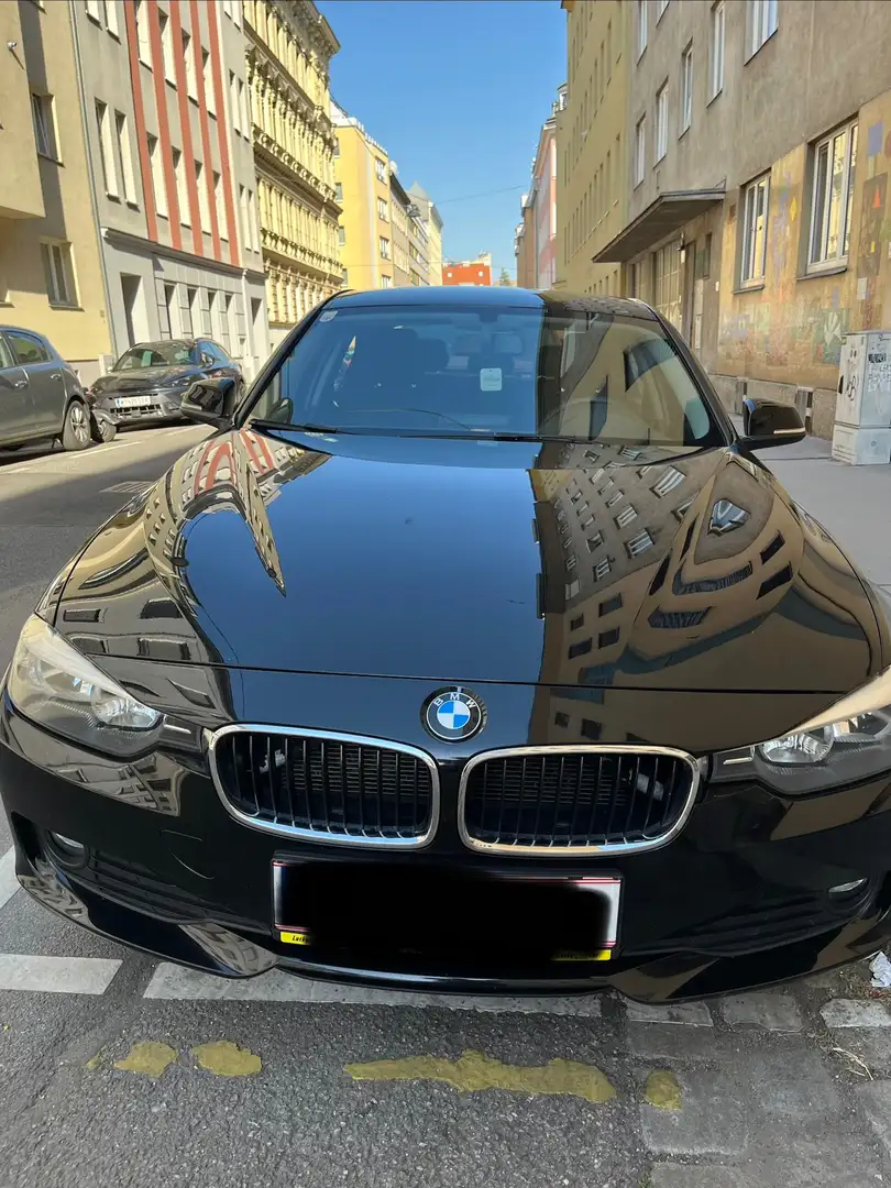 BMW 318 318d Schwarz - 1