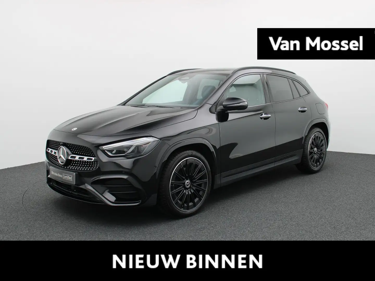 Mercedes-Benz GLA 180 Star Edition + AMG LINE + PANO DAK + WINTER PACK + Zwart - 1