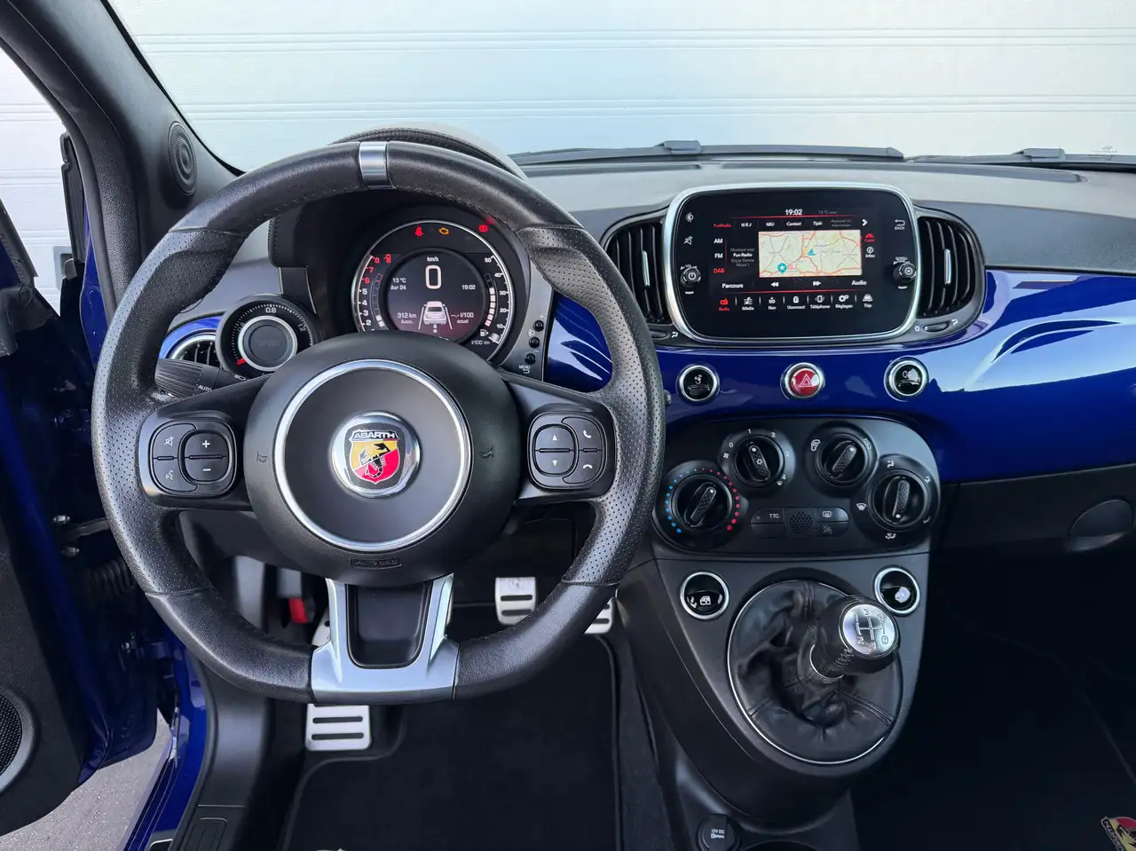 Abarth 595 2021 — фото 15