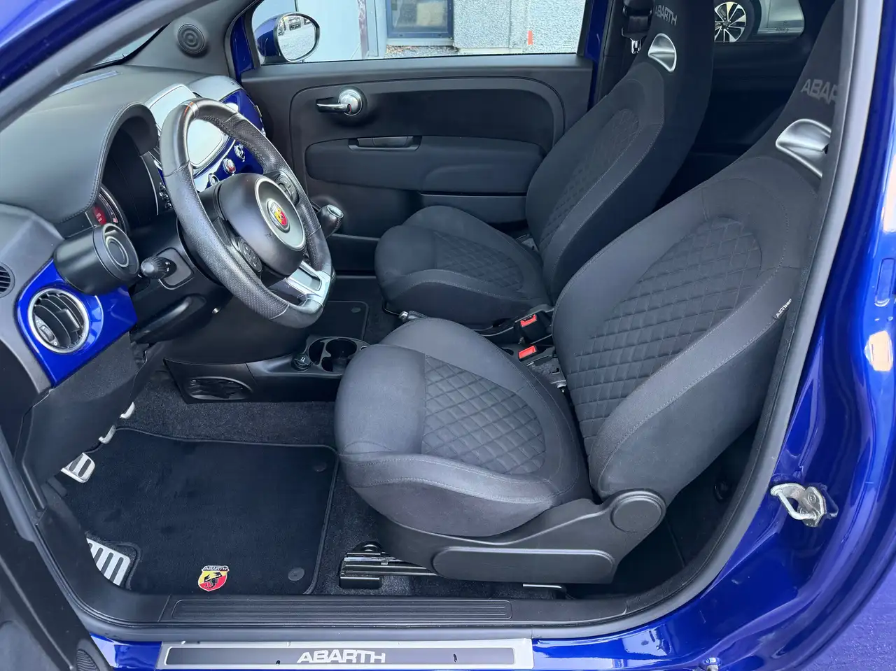 Abarth 595 2021 — фото 11