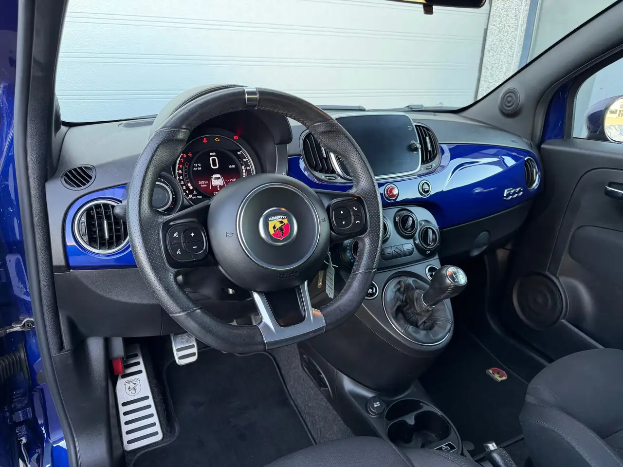 Abarth 595 2021 — фото 13