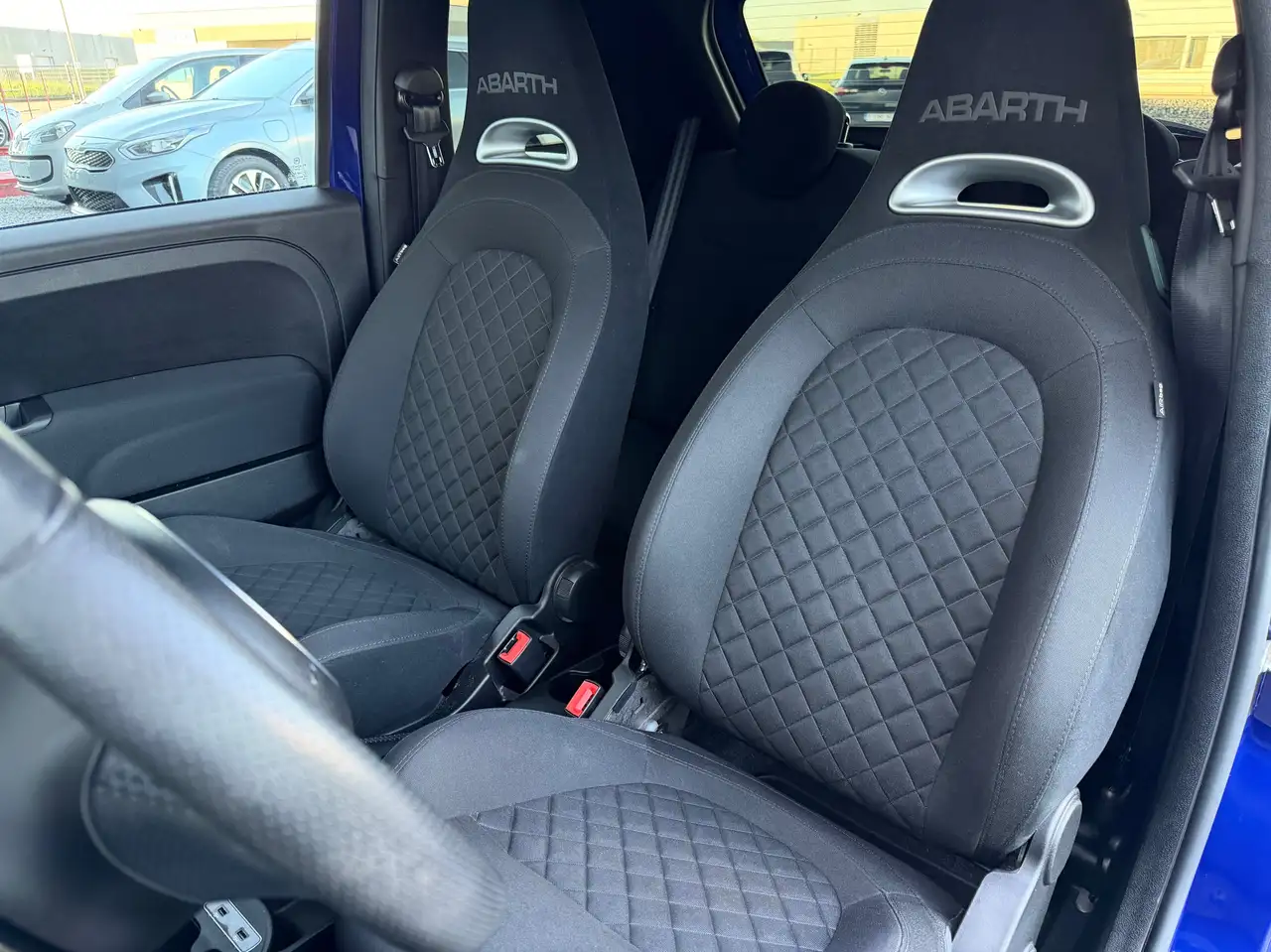 Abarth 595 2021 — фото 12