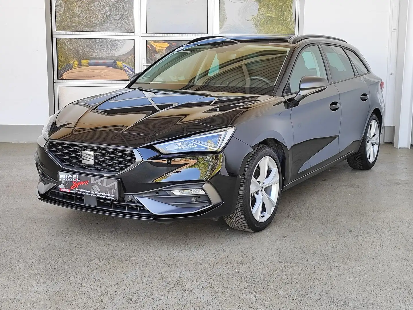 SEAT Leon 1.5 eTSI DSG FR LED|virt.Cock.|Navi|ACC|RFK Zwart - 2
