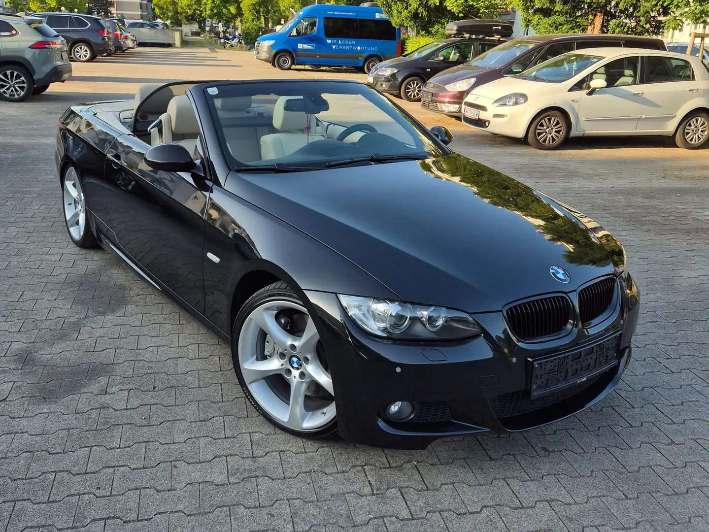 BMW 330 330i Cabrio Österreich-Paket Aut. Österreich Schwarz - 1